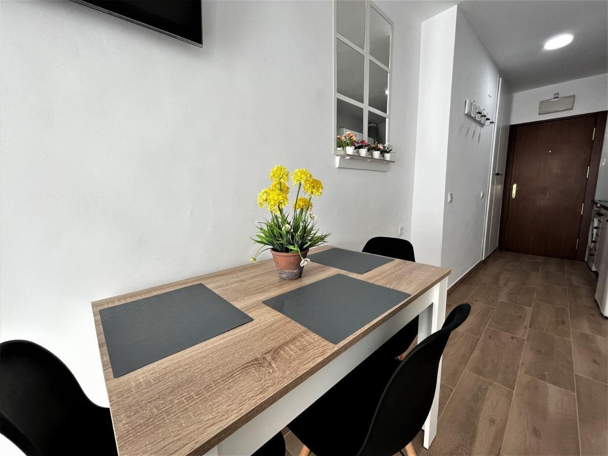 Ver7 - Estudio, Wifi, Fire Stick Amazon, Terraza, Vistas Al Mar, Piscina Torremolinos Luaran gambar